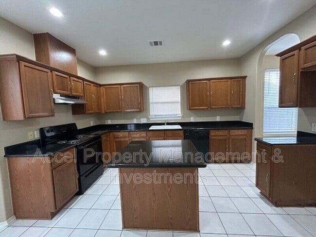 Building Photo - 4510 Santa Inez St