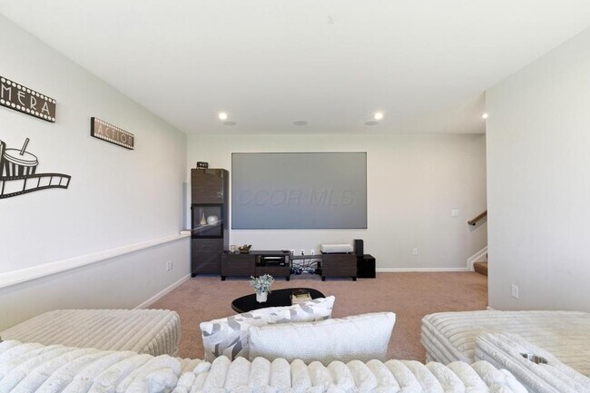 Building Photo - 238 Harness Way