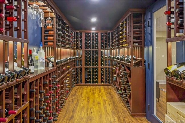 Building Photo - 6 Searles Rd