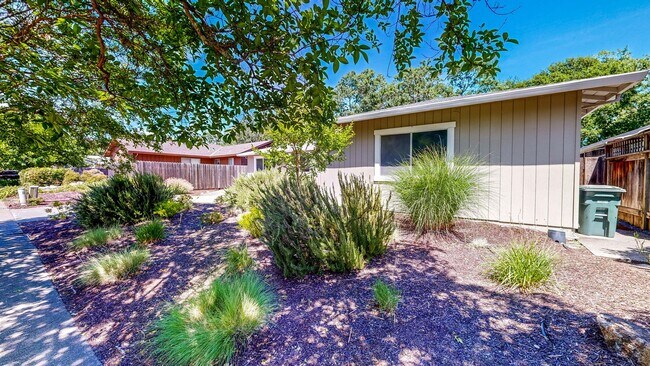 Building Photo - Rincon Valley Single Level, Landscaper Included!