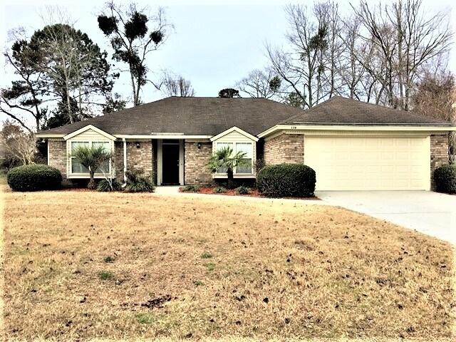 Primary Photo - 138 Lions Gate Rd