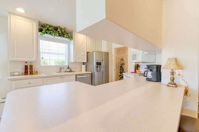 Building Photo - Fully furnished, 2-bedroom, 2 bath, 2 car garage villa