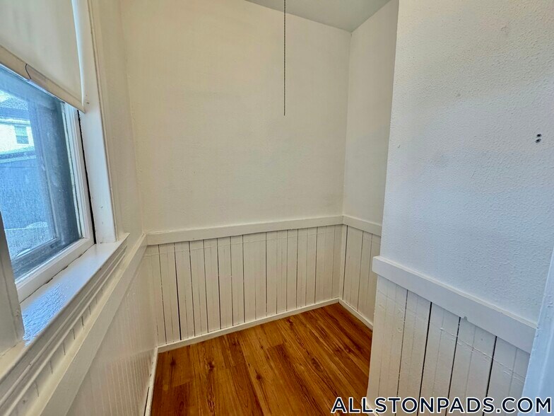 Building Photo - 78 Aldie St