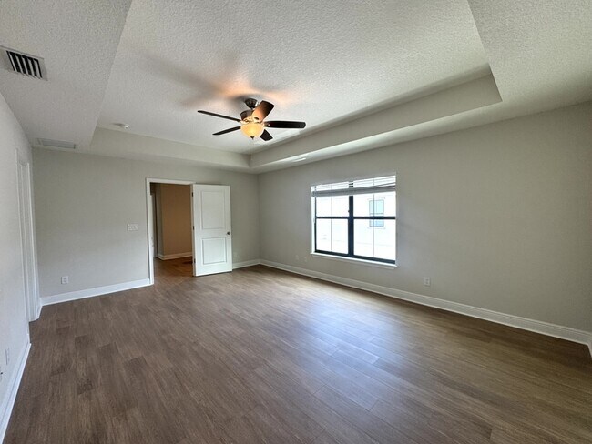 Building Photo - 2861 Mayer St