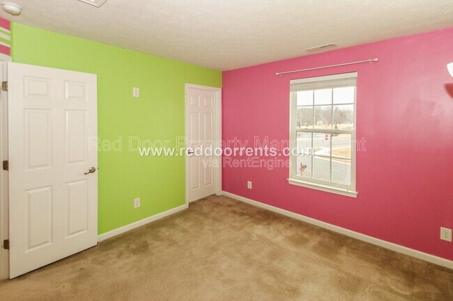 Building Photo - 10031 Golden Dr