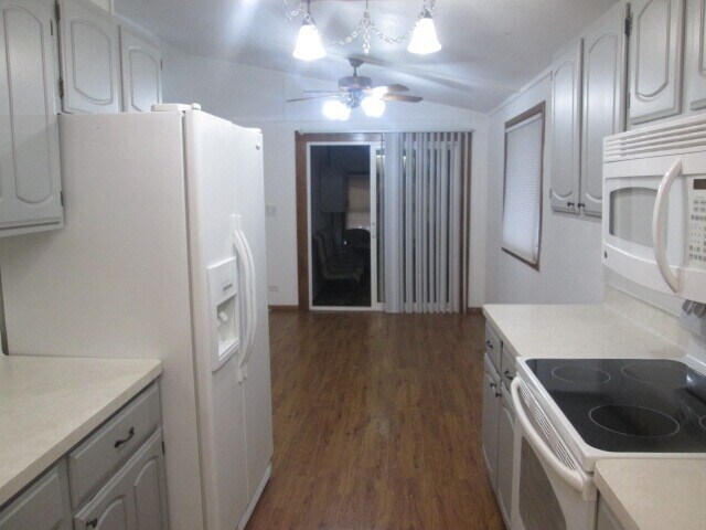 Building Photo - 324 6th St