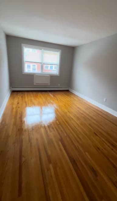 Building Photo - 385 Park Ave