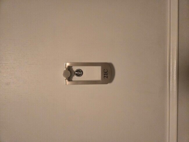 Building Photo - 40 E Cedar St