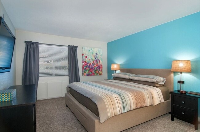 Building Photo - Spacious 2BR/2BA