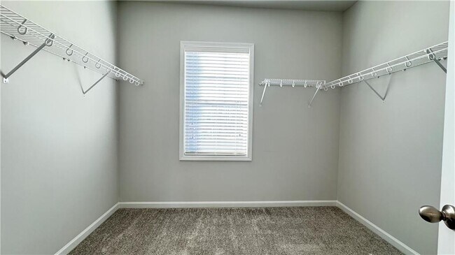 Building Photo - 4587 Silver Oak Dr SW