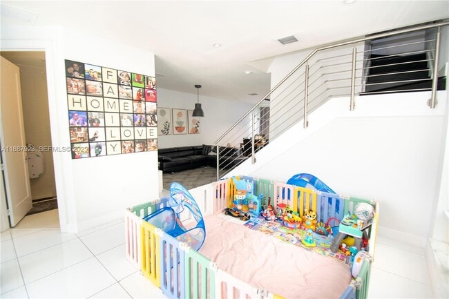 Building Photo - 6320 NW 104th Path