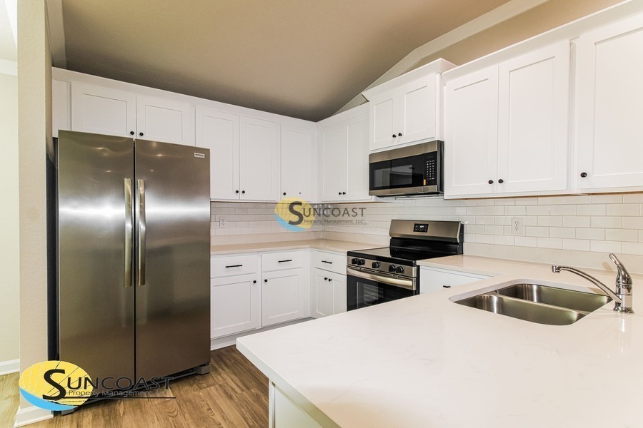 Building Photo - 5961 W Oak Park Blvd