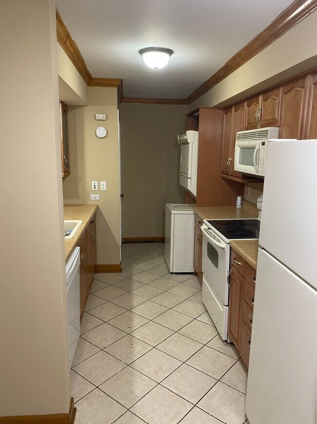 Building Photo - 1194 Cove Dr