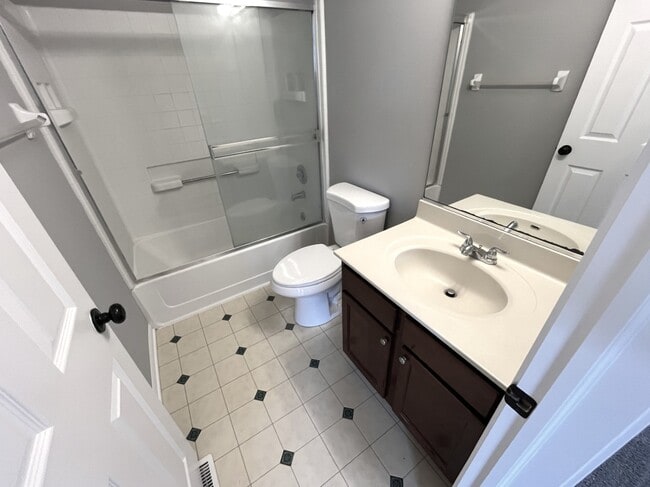 Building Photo - 4624 Courtney Dr