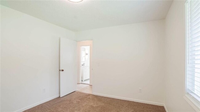 Building Photo - 3016 Donavan Way