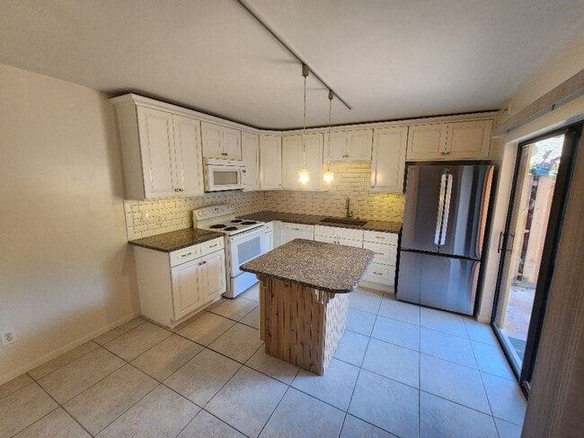 Building Photo - 28 Cedar Dunes Dr