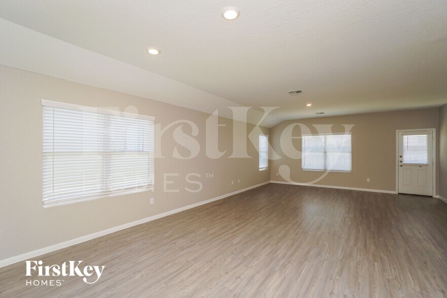 Building Photo - 1224 Treehouse Ln