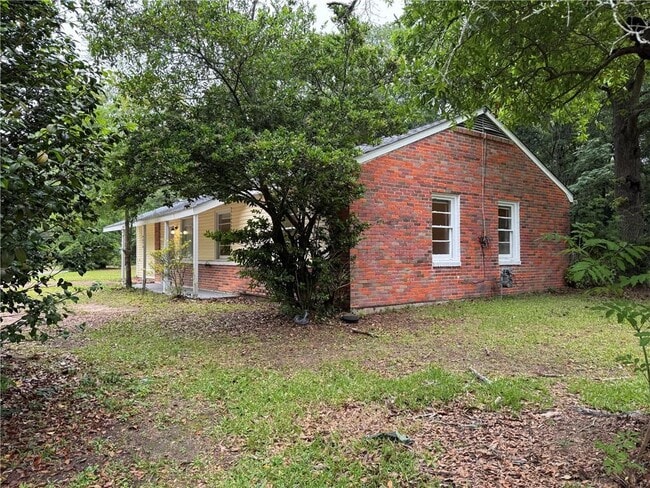 Building Photo - 4670 Rosewood Dr