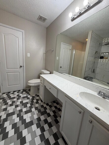 Building Photo - 1305 Willowsprings Ct