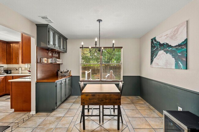 Building Photo - 3 Bedroom/2.5 Bath Northwest Park