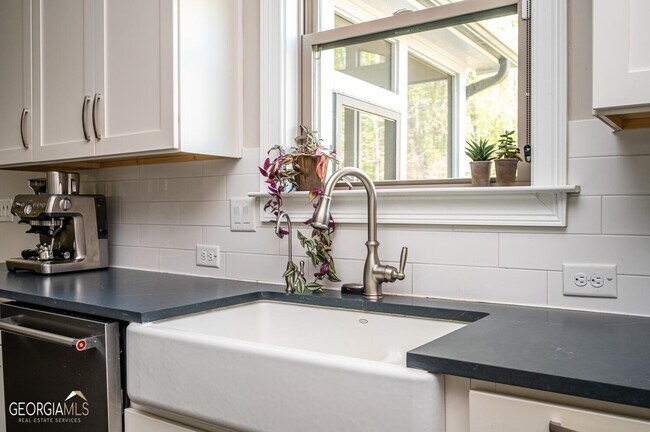 Building Photo - 160 Milestone Trail