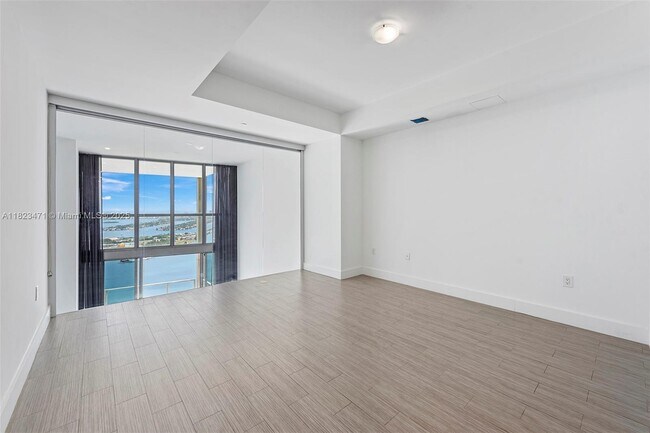 Building Photo - 1100 Biscayne Blvd
