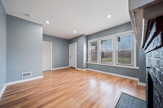 Building Photo - 1673 Calvert Ave