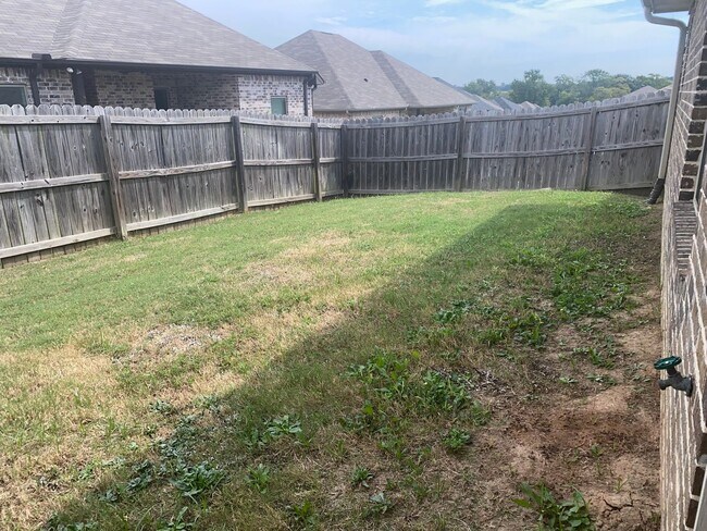 Building Photo - 334 Princess Place