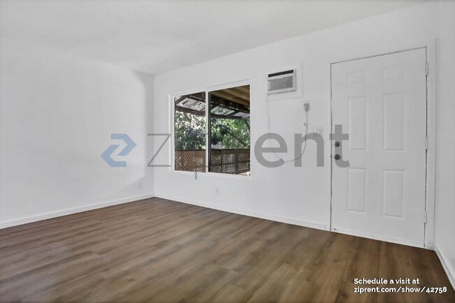 Building Photo - 132 W 18th St