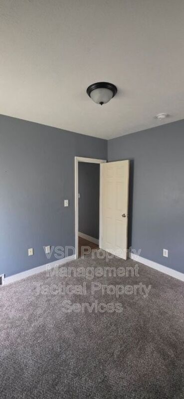 Building Photo - 3486 W 60th St