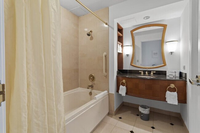 Building Photo - 810 Pacific Ave