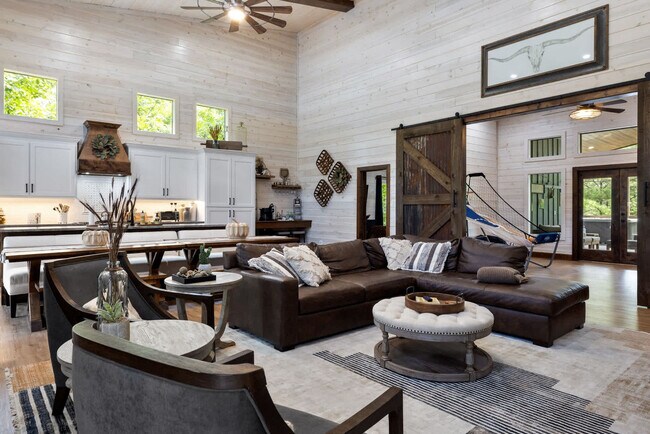 Primary Photo - 25 Eagle Pne Ln