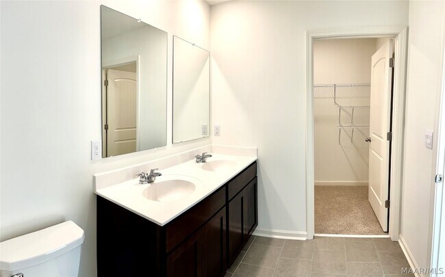 Building Photo - 5066 Pike Lp