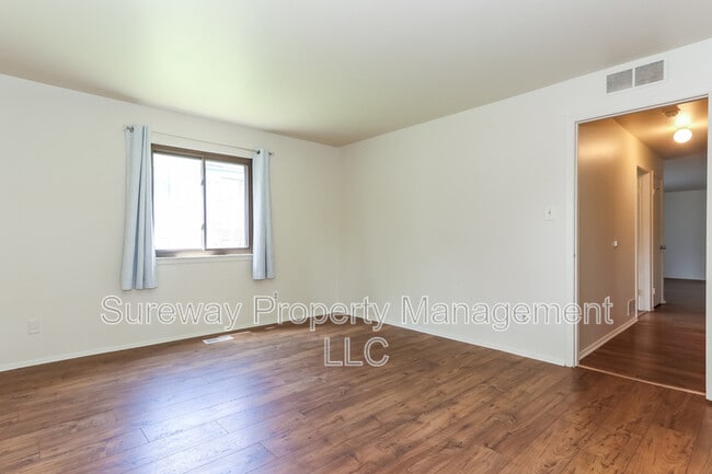 Building Photo - 1107 Woodhollow Dr