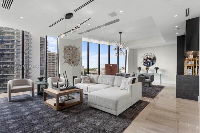 Building Photo - 2821 S Bayshore Dr
