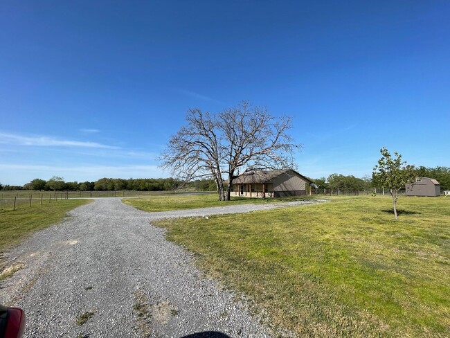 Building Photo - Rural Farm Life