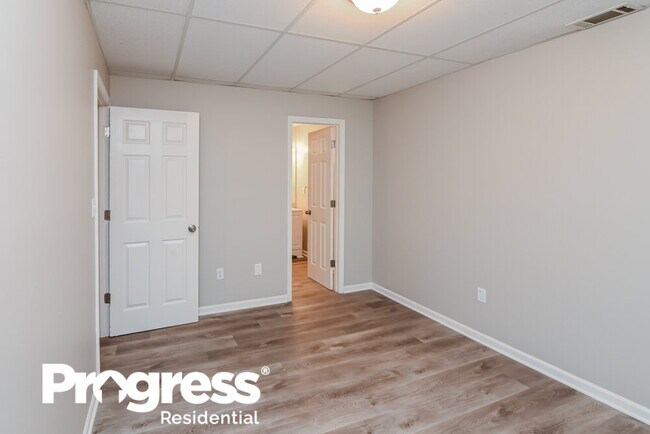 Building Photo - 180 S Barbara Ln