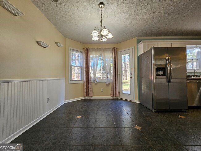 Building Photo - 611 Lora Smith Rd