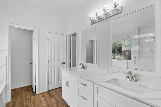 Building Photo - 6727 Shelby Oaks Dr