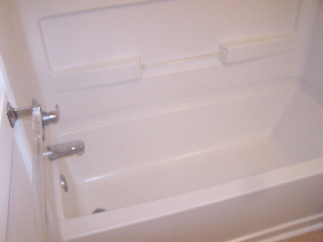 Building Photo - 11 Fuller Cir