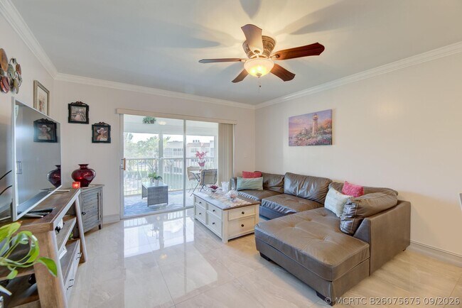 Building Photo - 6850 Royal Palm Blvd