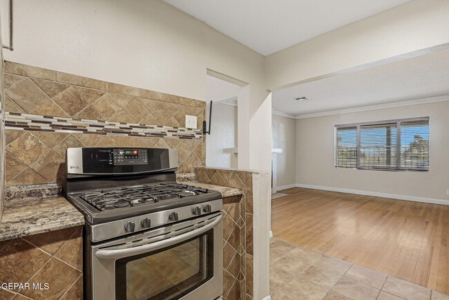 Building Photo - 2515 Arizona Ave