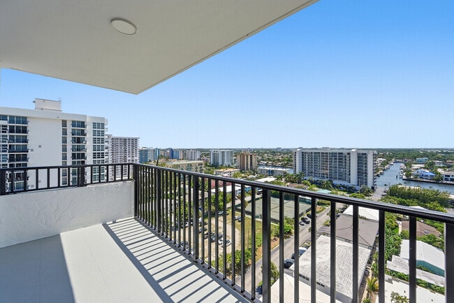 Building Photo - 531 N Ocean Blvd