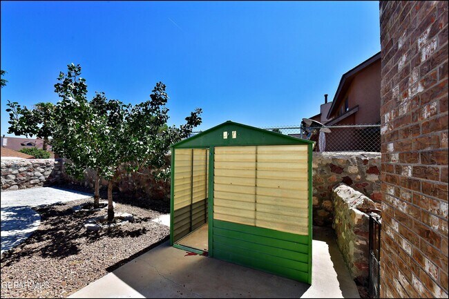 Building Photo - 7249 Imperial Ridge Dr