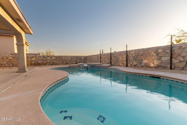 Building Photo - 7037 Luz De Espejo Dr