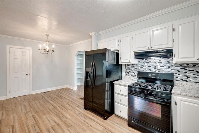 Building Photo - 3 Bedroom 2 Bath House for rent!