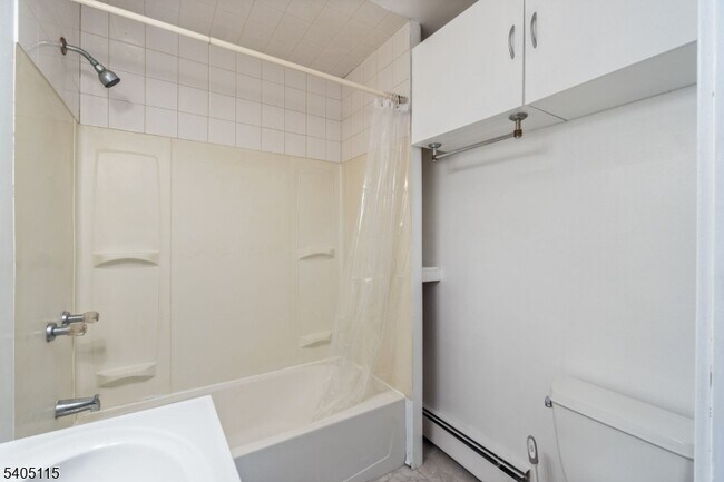 Building Photo - 120 Grant Ave