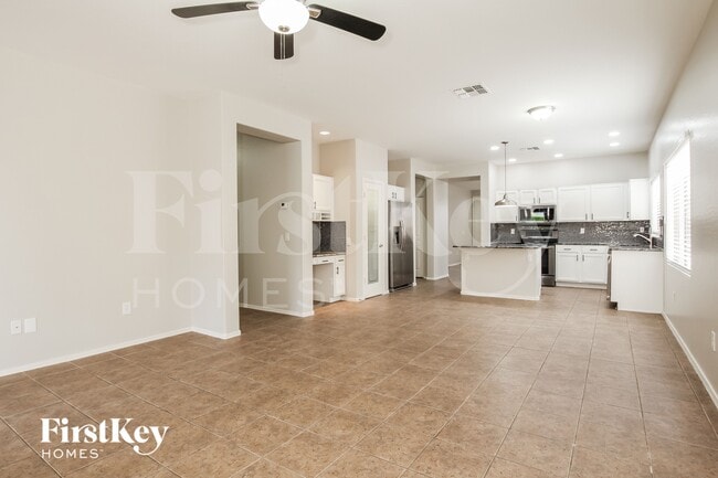 Building Photo - 14912 N 153rd Ave