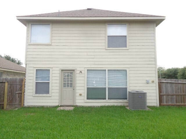 Building Photo - 9503 Wyatt Oak Lane