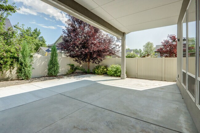 Building Photo - 12090 W Endsley St